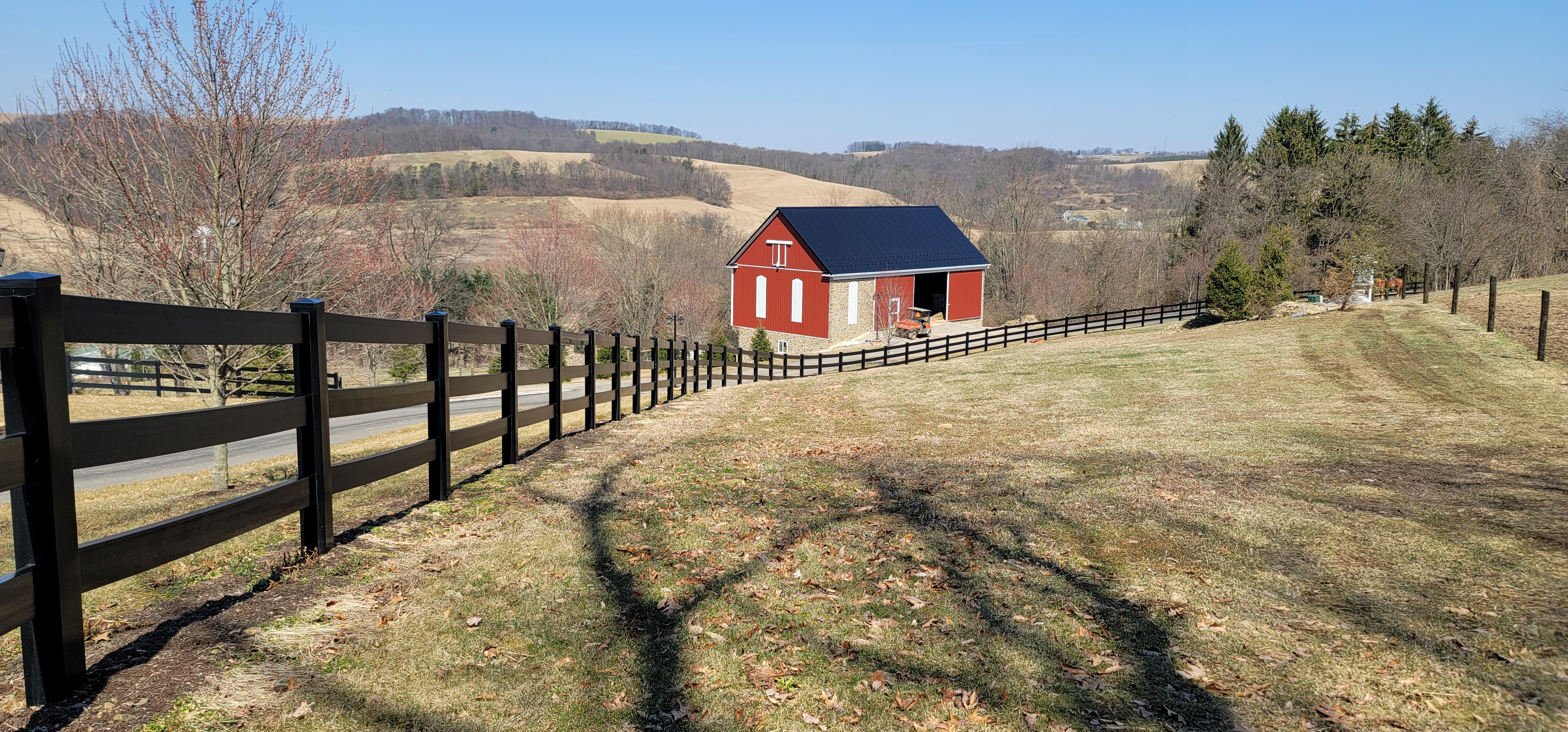 Finished wood fence craftsmanship by Stauffer Brothers